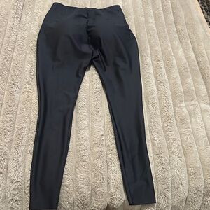 Skims padded women’s size large black leggings